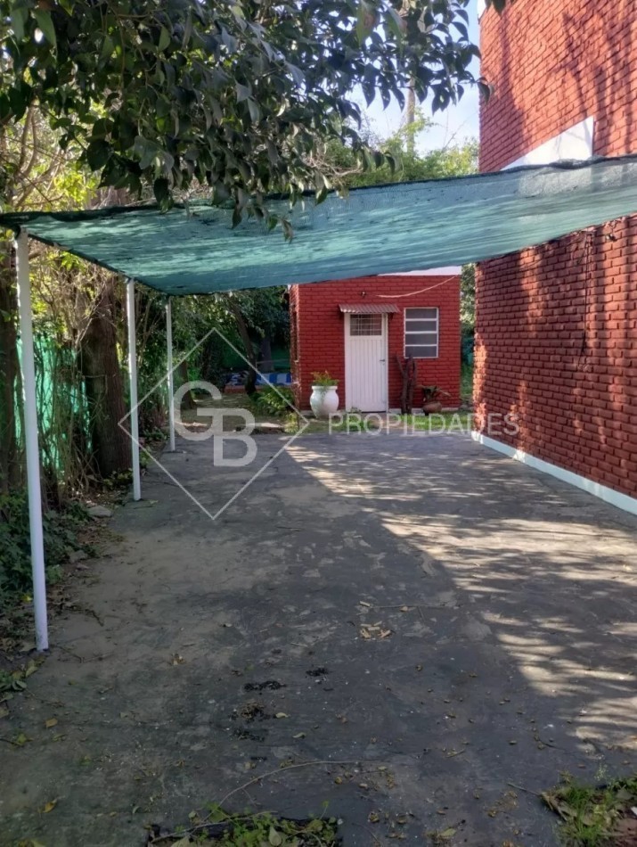 Casa Quinta 3 Ambientes Con Pileta - Venta O Permuta por VEHICULOS 